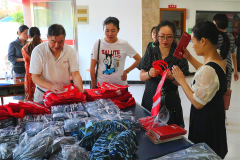 快樂(lè)研學(xué)、增長(zhǎng)知識(shí)，立志報(bào)國(guó)！