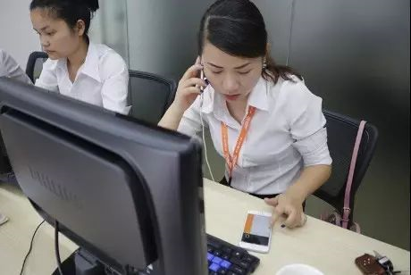 房產(chǎn)中介真的不只是帶看幾次房子就收幾萬塊中介費，我們做的是服務(wù)！
