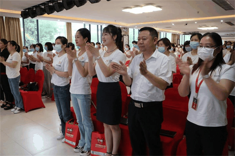 攻堅(jiān)克難，鼓足干勁，堅(jiān)決完成全年目標(biāo)任務(wù)