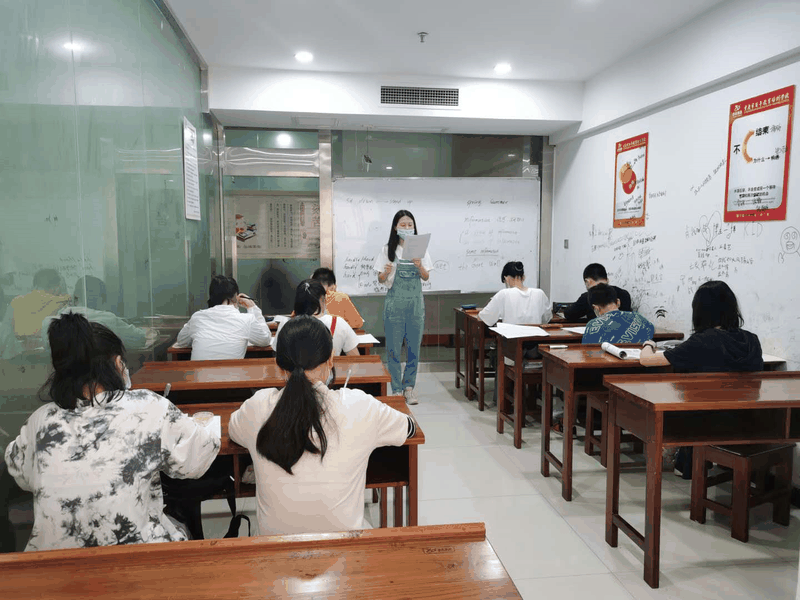 百年教育文化、藝術(shù)培訓(xùn)復(fù)課，“雙師教學(xué)”精彩紛呈