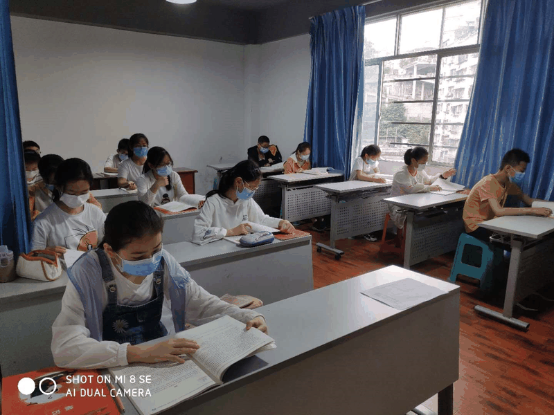 百年教育文化、藝術(shù)培訓(xùn)復(fù)課，“雙師教學(xué)”精彩紛呈